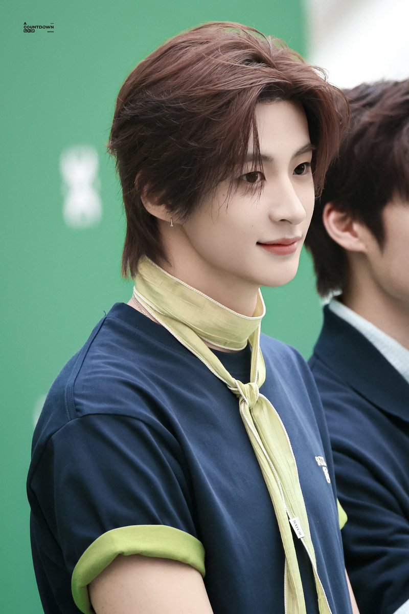앤톤 입꼬리 tweet media