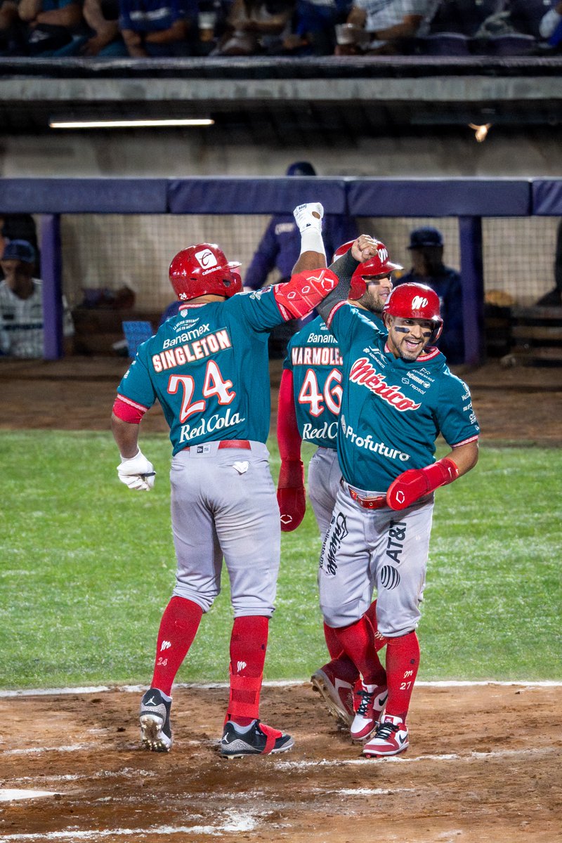 jardinizquierdo's tweet image. #GaleriaPodium 📸 #LMB ⚾️ @LMBBanorte

Por G Studios

🎙️ Los bicampeones @DiablosRojosMX echaron a perder la fiesta en Queretaro al derrotar en el Estadio Finsus a los @ConspiradoresQr en el #OpeningDay de la novena morada

Aquí las mejores postales del juego inaugural