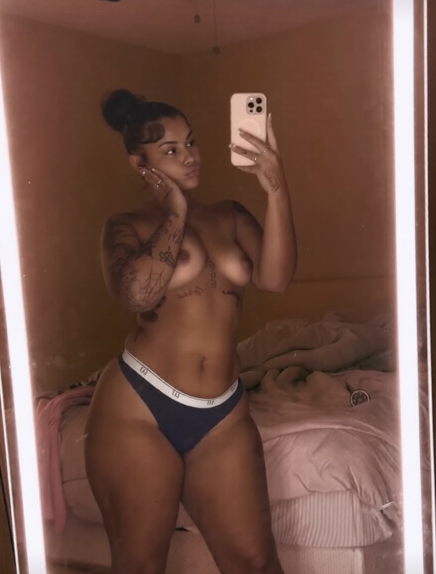 Dm for content 💦🍆
