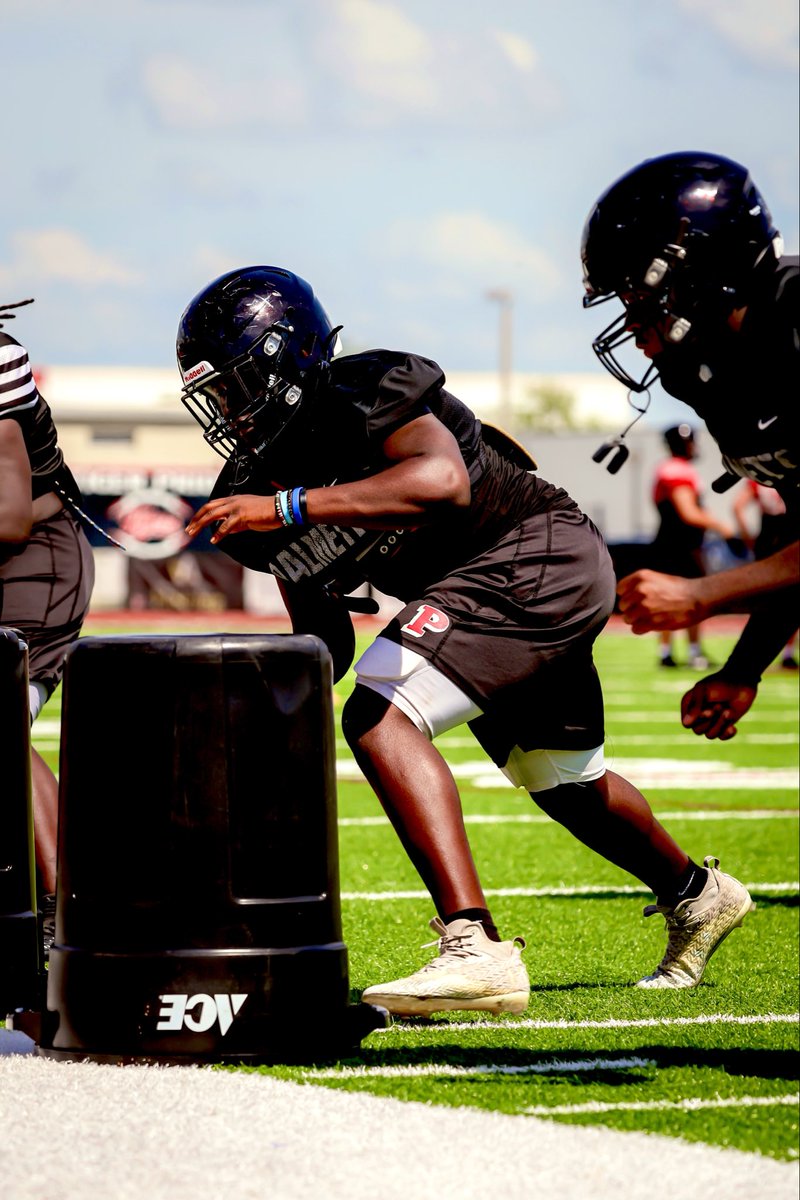 4luv_bt's tweet photo. Spring ball has been a great opportunity to improve every day, learn the playbook, refine my technique, and compete to be a more dominant 3-technique. The work is paying off, but we’re far from finished.💪🏿🐾
#LockTheGates
#SpringBall #DefensiveLine #3Tech #ClassOf2028 https://t.co/jQbFB2set5
