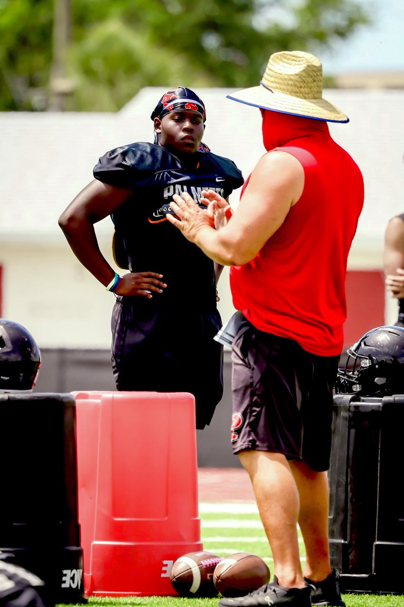 4luv_bt's tweet photo. Spring ball has been a great opportunity to improve every day, learn the playbook, refine my technique, and compete to be a more dominant 3-technique. The work is paying off, but we’re far from finished.💪🏿🐾
#LockTheGates
#SpringBall #DefensiveLine #3Tech #ClassOf2028 https://t.co/jQbFB2set5