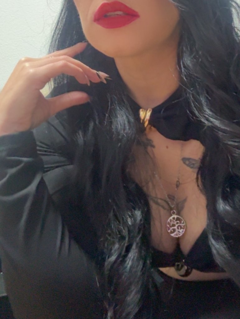 KatyaPimple's tweet photo. @Jotter_wayn6 🤭 https://t.co/OU6jrWgxLg