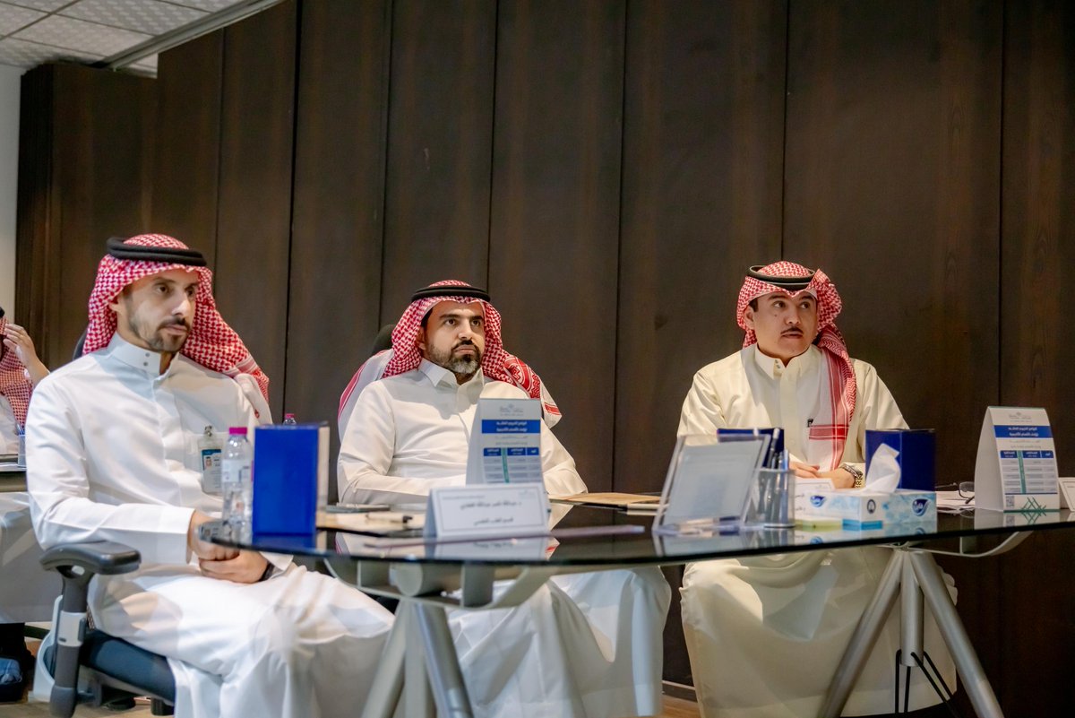 QassimUniv1's tweet photo. افتتح سعادة رئيس #جامعة_القصيم الأستاذ الدكتور محمد بن فهد الشارخ، البرنامج التدريبي المكثف لرؤساء الأقسام الأكاديمية «القيادة الأكاديمية وإدارة الأقسام بكفاءة عالية»، مؤكدًا أهمية الاستثمار في تطوير القيادات الأكاديمية وتمكينها بالمهارات التي ترتقي بالعمل المؤسسي. https://t.co/6yPtU2lZpn