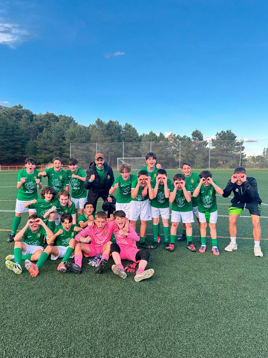 AD LA CABRERA 💚🤍⚽️ tweet media