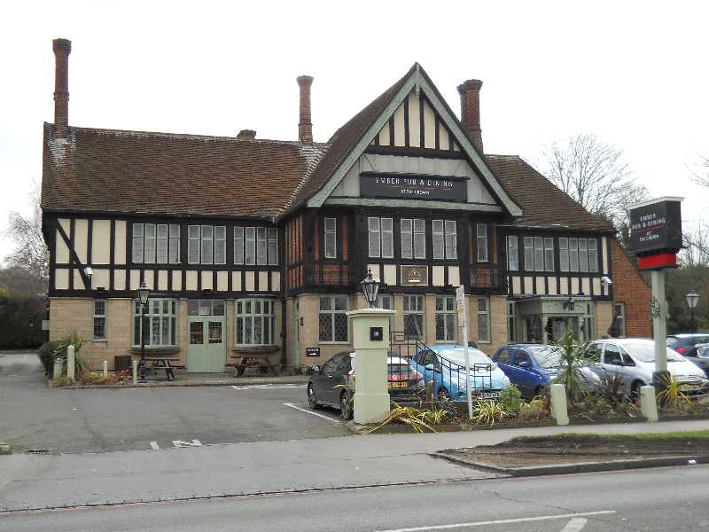 CroydonCAMRA's tweet photo. Next event: Wednesday 13 May from 1pm: Lunchtime social at the Crown, 28 Wickham Road, Shirley, Croydon, CR0 8BA https://t.co/UAapsOa3ky