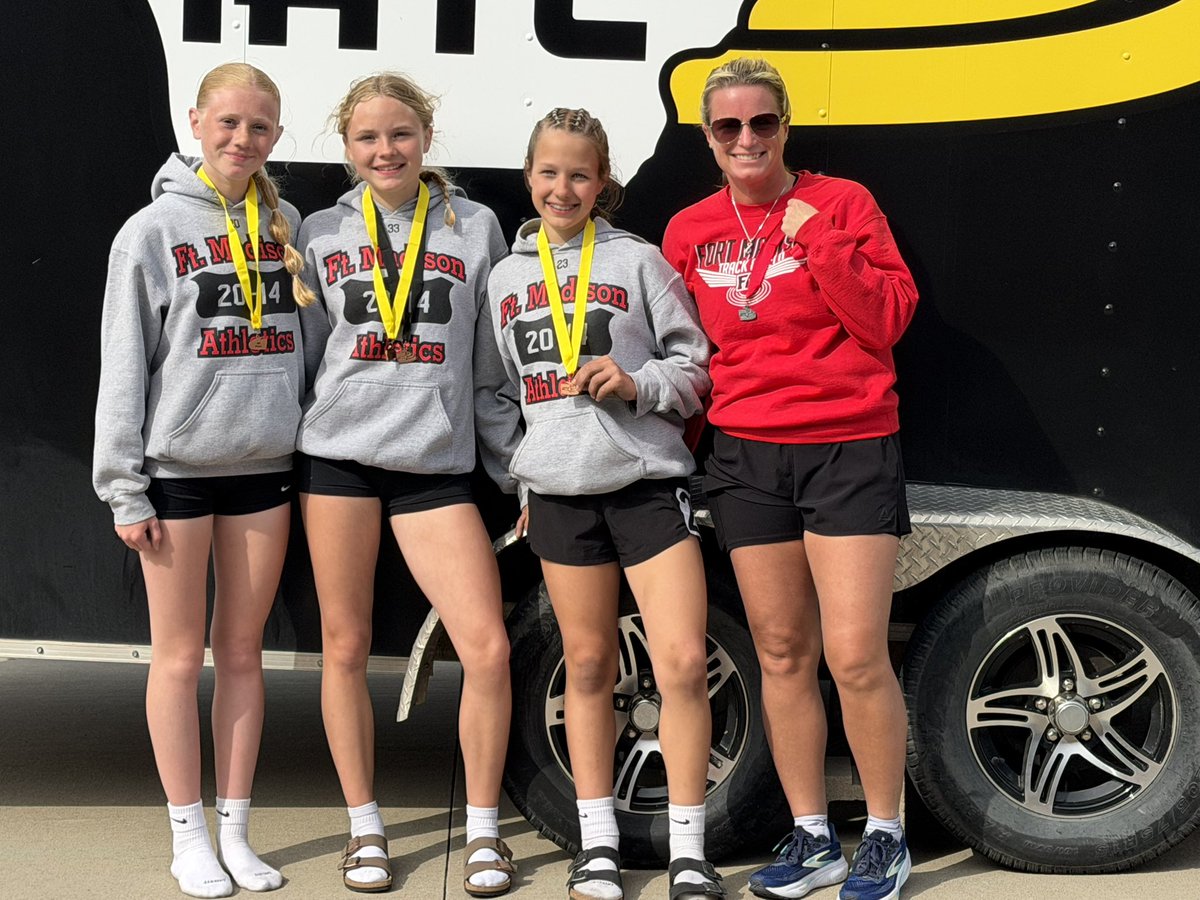 kmmarshall13's tweet photo. Switched gears this weekend and competed at the Mike Henderson Iowa Middle School state track meet.  I ran and PR’d in the 7th grade large school open 800 with a 2:34.89 for 2nd place.  I also ran a 100 in the 8th grade sprint medley where my team ran 1:58.84 and got 4th place. https://t.co/ftugJPJ9Uo