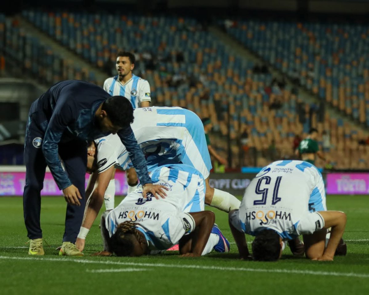 EFA's tweet photo. بيراميدز بــــــطــــــــل كـــــــأس مصــــــــــر 🔵🏆 https://t.co/E0w8kWrjgC