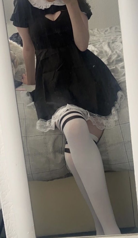 Jinx_LD's tweet photo. Apparently it’s maid day so….happy maid day everyone https://t.co/mUYp20c9UY