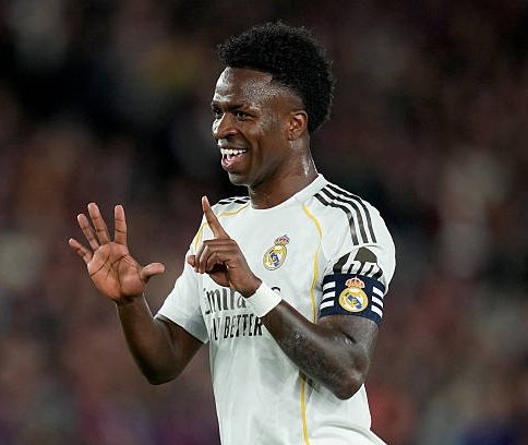 (fan) REAL MADRID FANS 🤍 tweet media