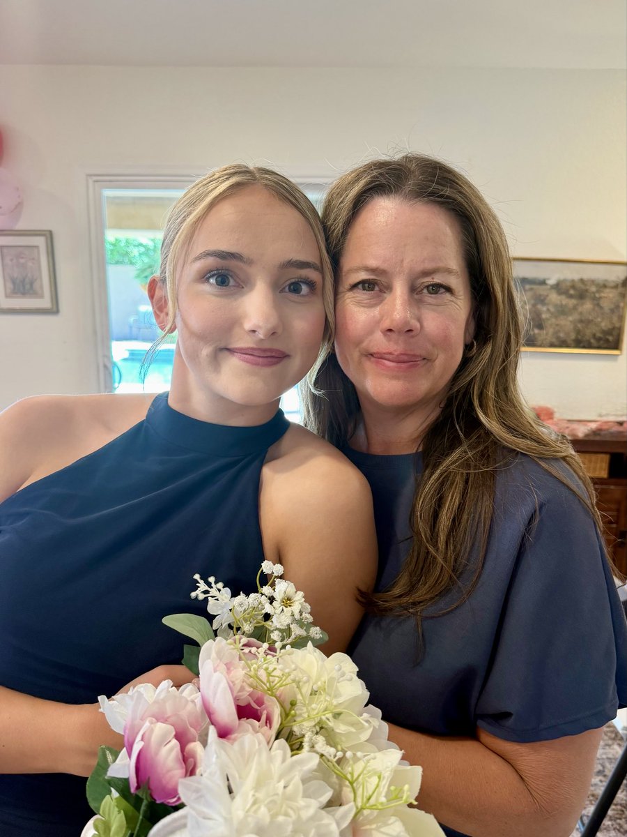 KateEdrington's tweet photo. Happy Mother’s Day to my bsf!! 🤍🤍 https://t.co/gsfnDL9VR1