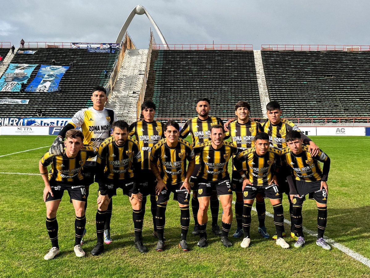 clubsantamarina's tweet photo. SIEMPRE SANTA 💛🖤 https://t.co/9HTrdxjYEw