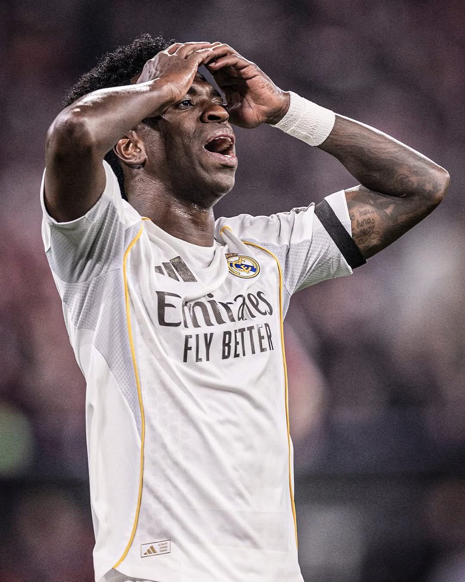 tmotty8's tweet photo. HT Barcelona 2 - 0 Real Madrid 

Real Madrid is a finished club 

#FCBMAD https://t.co/yPxbyKsm5a