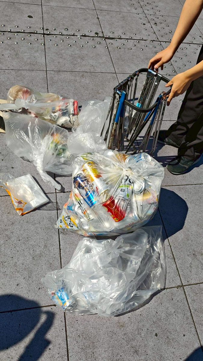 Rotary_waseda's tweet photo. 【清掃報告】 
5月4日～5月8日のゴミの数の累計は以下の通りです。

カン：312本
ペット：17本
ビン：21本
吸い殻：720本

GWも終わり、だんだん暑くなってきました…🫠
日差しに気を付けながら清掃しましょう！

#早稲田大学　#ボランティア https://t.co/hSPls5Eog3