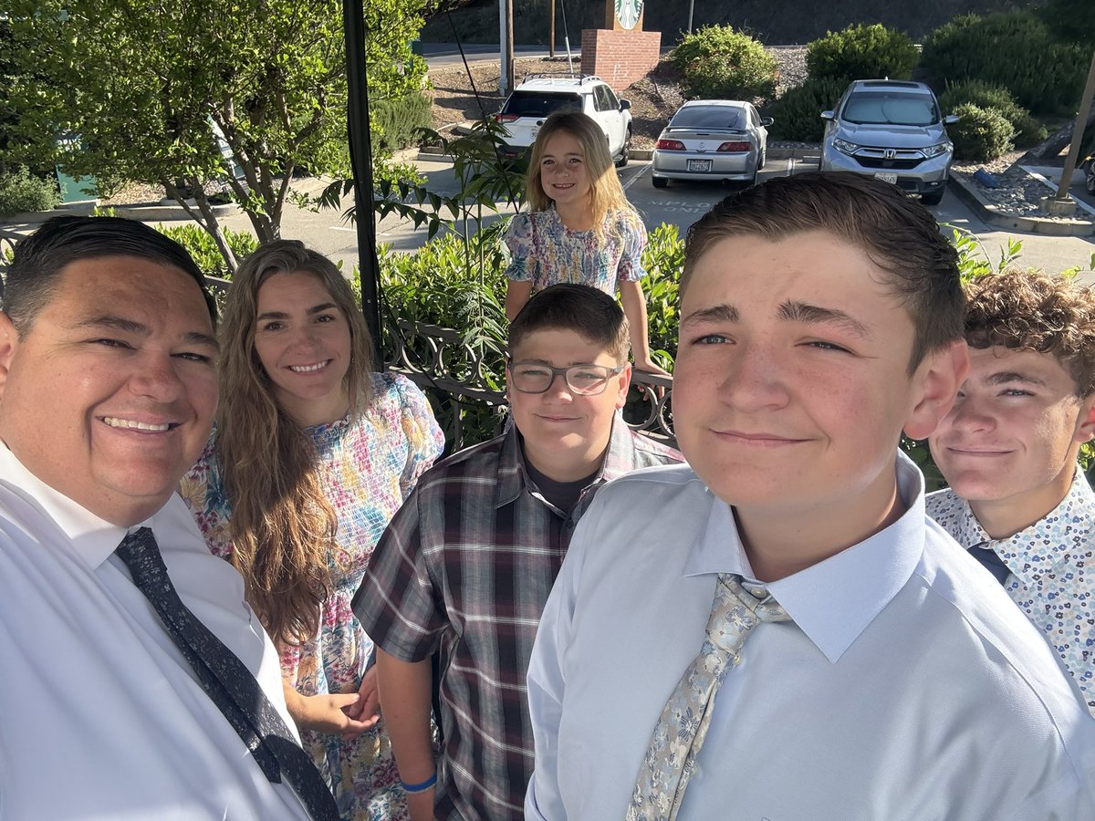 YoungrenBen's tweet photo. Thankful for godly moms &amp; excited to spend the day worshipping the Lord with my family! https://t.co/E5afhbsdUh