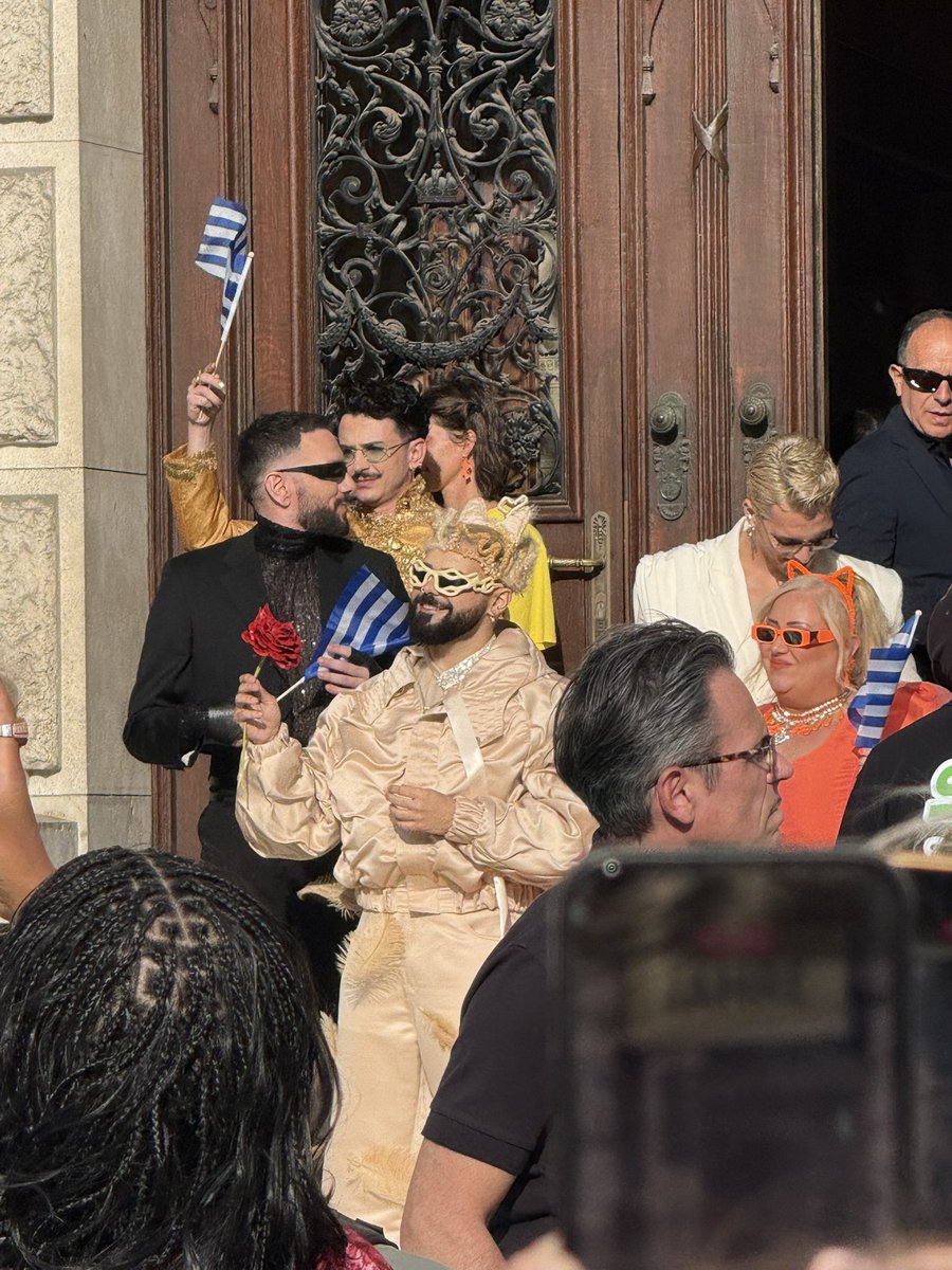 🇬🇷Akylas is on the turquoise carpet of #Eurovision 2026.