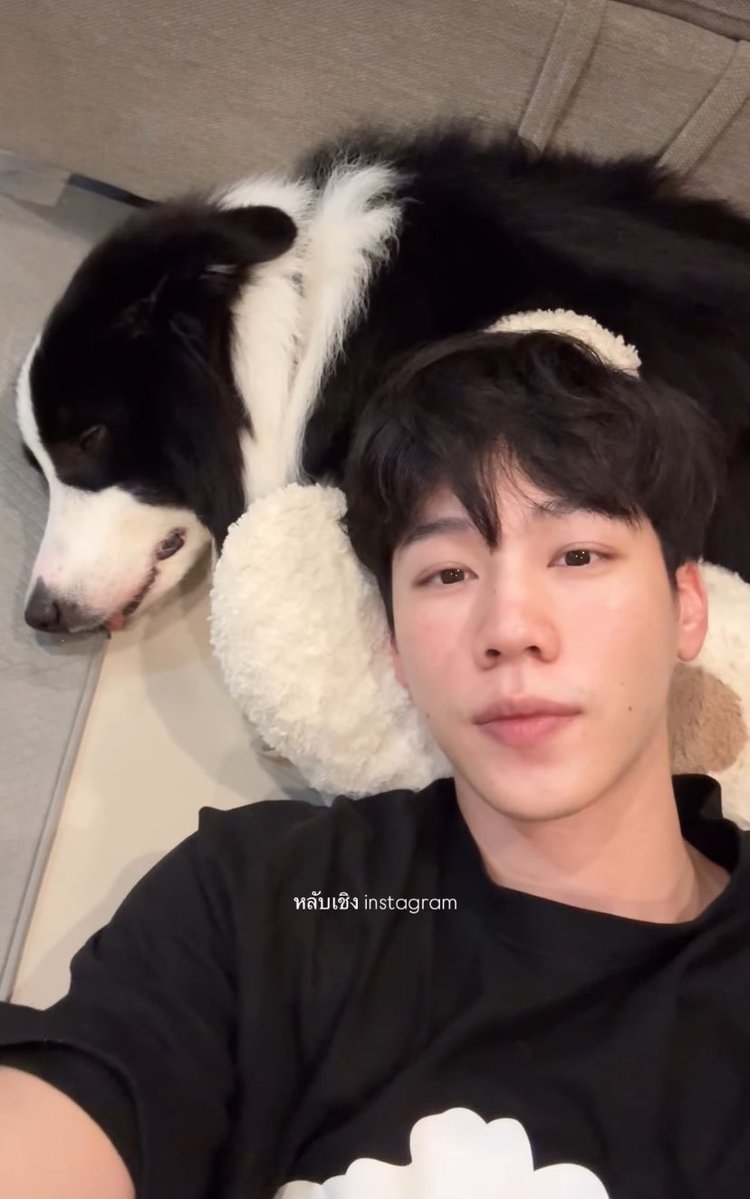 ไม่รู้เป็นสาววายเลยลองวางข้างๆกันดู 🌚🌝