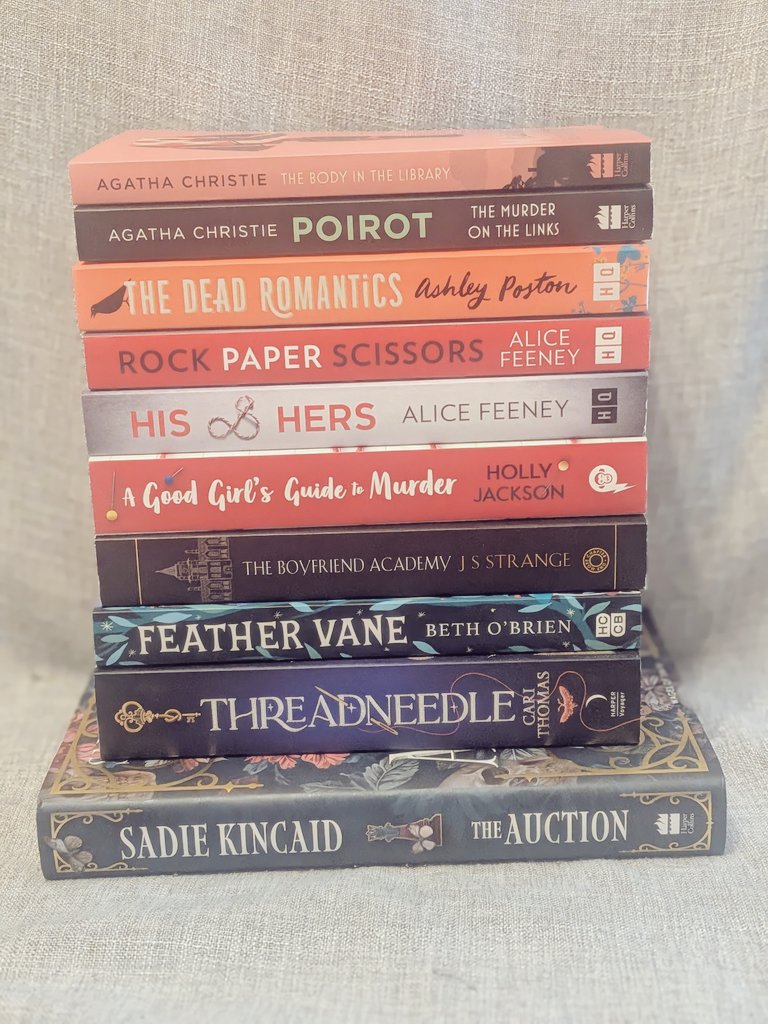 Books By Your Bedside tweet media