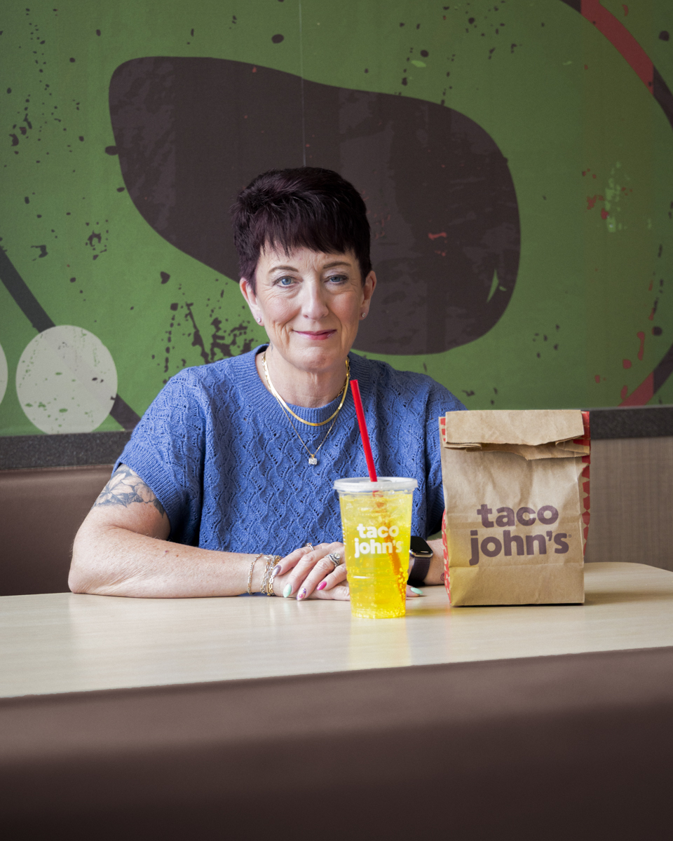 tacojohns's tweet photo. Happy Mother's Day TJ's nation 👩❤️

Get your Taco moms something sweet today, like a free Churro or Donut Bites with a $3+ purchase, Reward available in the app. https://t.co/311WjWRgLE