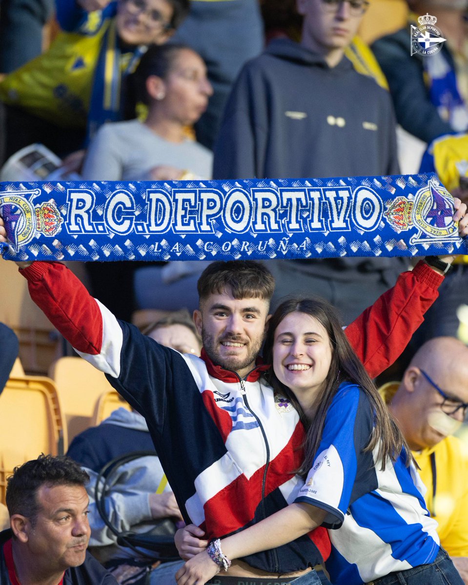 RCDeportivo's tweet photo. 🙌 Si estiveches animando ao Dépor o venres en Cádiz, atópate na nosa galería! 🔎

🔗 https://t.co/khCj3tZa44 https://t.co/XUr2cl6LjP