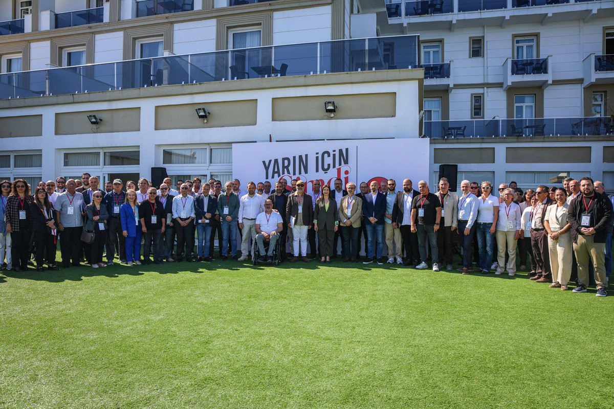 CTPKurumsal's tweet photo. “Yarın İçin Şimdi – Geleceği Birlikte Kuruyoruz” Çalıştayı tamamlandı

CTP, maliye ve ekonomi politikalarını katılımcı bir yönetim ile kurguladı

İhtiyaçlara yanıt veren, uygulanabilir, planlı ve sürdürülebilir maliye ve ekonomi politikaları hayata geçecek

Cumhuriyetçi Türk Partisi’nin (CTP), ülkenin geleceğine dair yol haritasını toplumun tüm kesimleriyle birlikte oluşturma hedefiyle başlattığı “Yarın İçin Şimdi – Geleceği Birlikte Kuruyoruz” Çalıştayı Dome Hotel’de gerçekleştirilen “Ekonomi ve Maliye Politikaları” oturumlarıyla tamamlandı.

https://t.co/GorIydsMQd