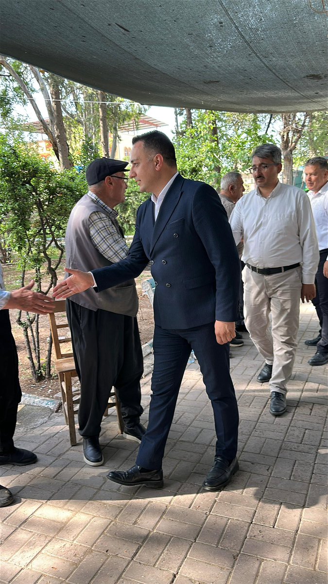 bayramozdemir_1's tweet photo. 📍Müminli Mahallesi (Kürkçüler)

“Bizim siyasetimiz sahada, bizim gücümüz millettedir”

Yönetim Kurulu Üyelerimiz ile birlikte Müminli Köy Meydanı Kıraathanesi’nde kıymetli hemşehrilerimizi ziyaret ederek gönül gönüle sohbet ettik.

@RTErdogan @omerrcelik @Akparti @abuyukgumus @yahyacelik_ @ozmehmetemin @Tamer_Dagli @KaramikSunay @abdullahdogru01 @farukaytek @m_akgedik