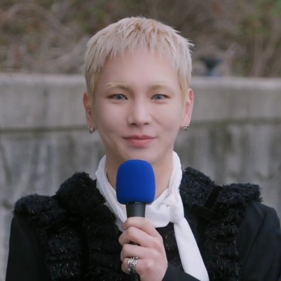 저화질의 기범 tweet media