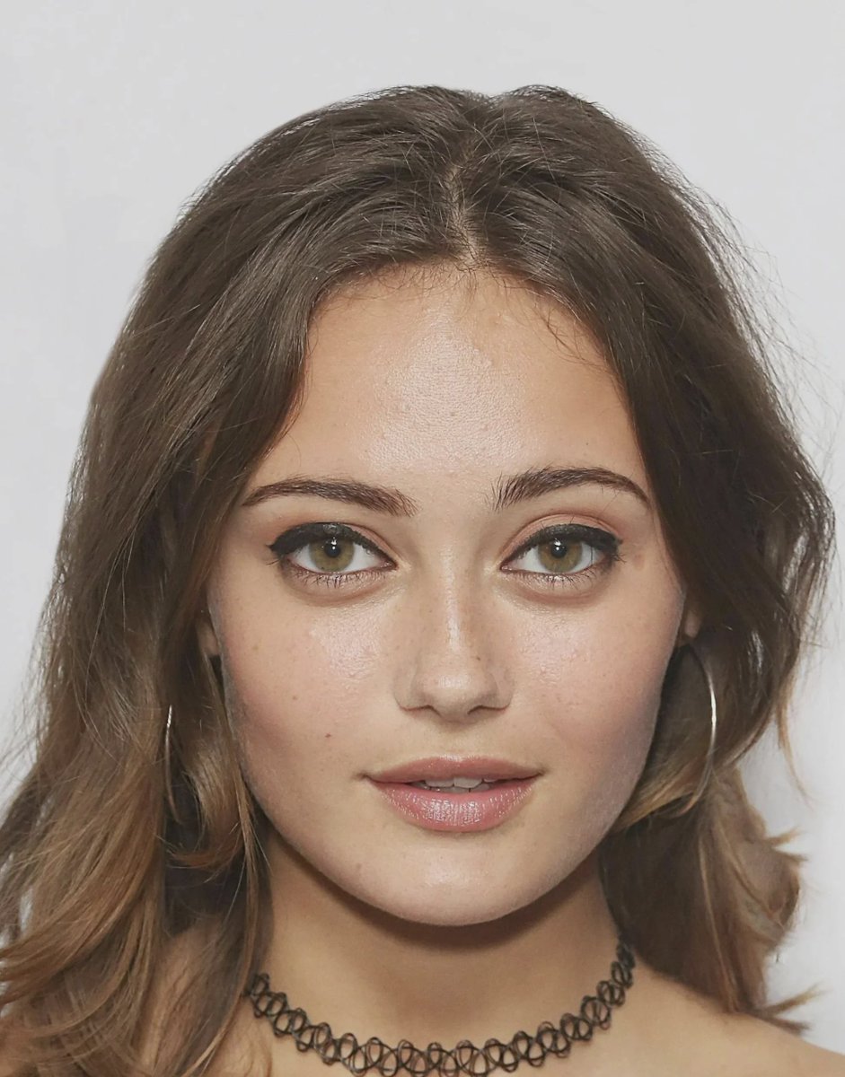 ella purnell is so gorgeous, one of my absolute favorites 💘
