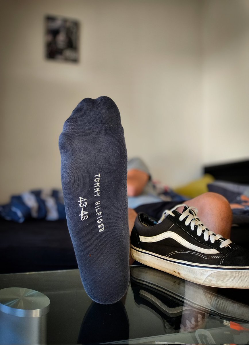 sneaks_funfeet's tweet photo. Guess what my socks might smell like.🧦💨😮💨
#solefetish #soles #feet #socks #smellysocks #anklesocks #feetup #cashdom #retw #findom #vans https://t.co/c9VuBlQkgb