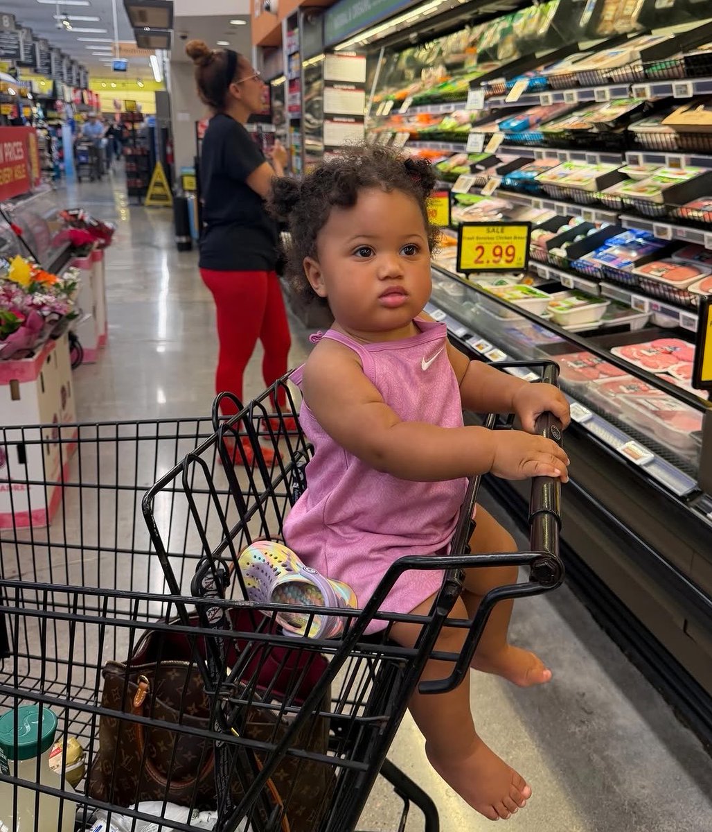 Bodega Baddie tweet media