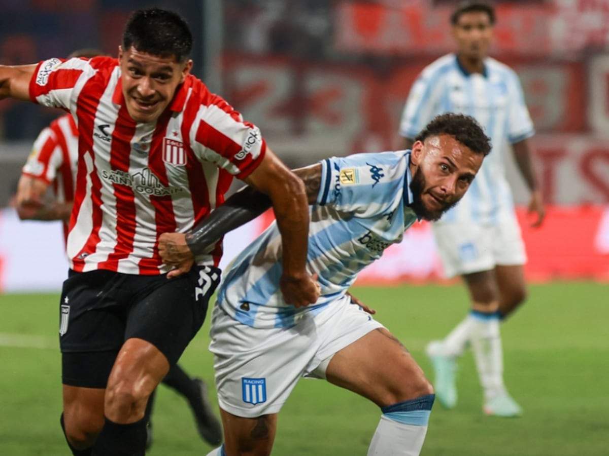 FilialJoseCPaz's tweet photo. #HoyJuegaRacing

⚽ #Estudiantes vs #Racing
🏆 Apertura 2026 - 8vos de final
📌 Domingo 10/5
⏰ 17:00 hs
🏟️ Jorge Luis Hirschi
🗣️ Sebastián Martínez
📺 Tnt Sports https://t.co/7CJ3c5PP2Q