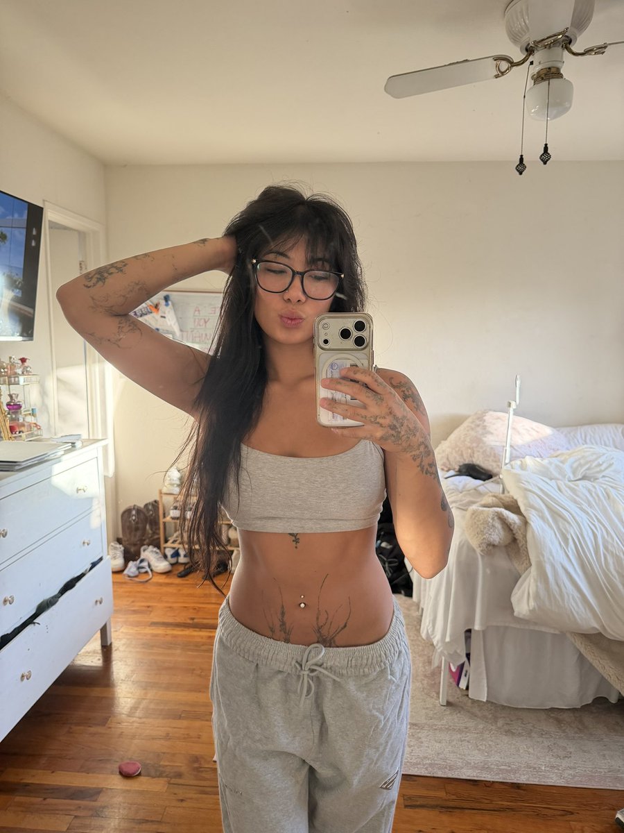 kalea tweet media