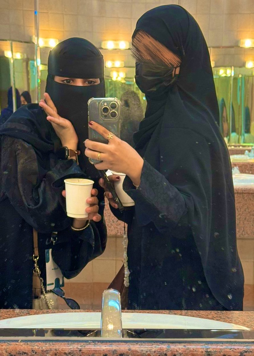 ItsLayann7's tweet photo. رفيقة الروح❤️ https://t.co/ehkUaqRFC1
