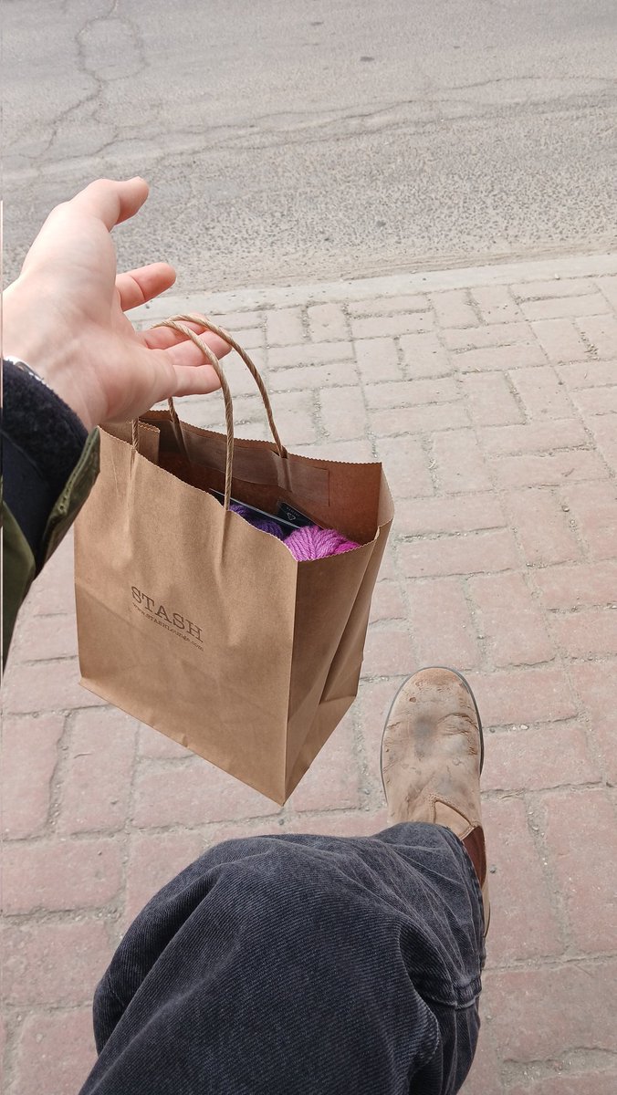 QueenAnora1325's tweet photo. Stricksachen gekauft auf deine Kosten. 65 euro. 🤭🤑👑

Findom Queen Geldherrin Goddess Drain Geldsklave Zahlschwein Finsub PayPig HumanWallet https://t.co/Py0XIajkn9