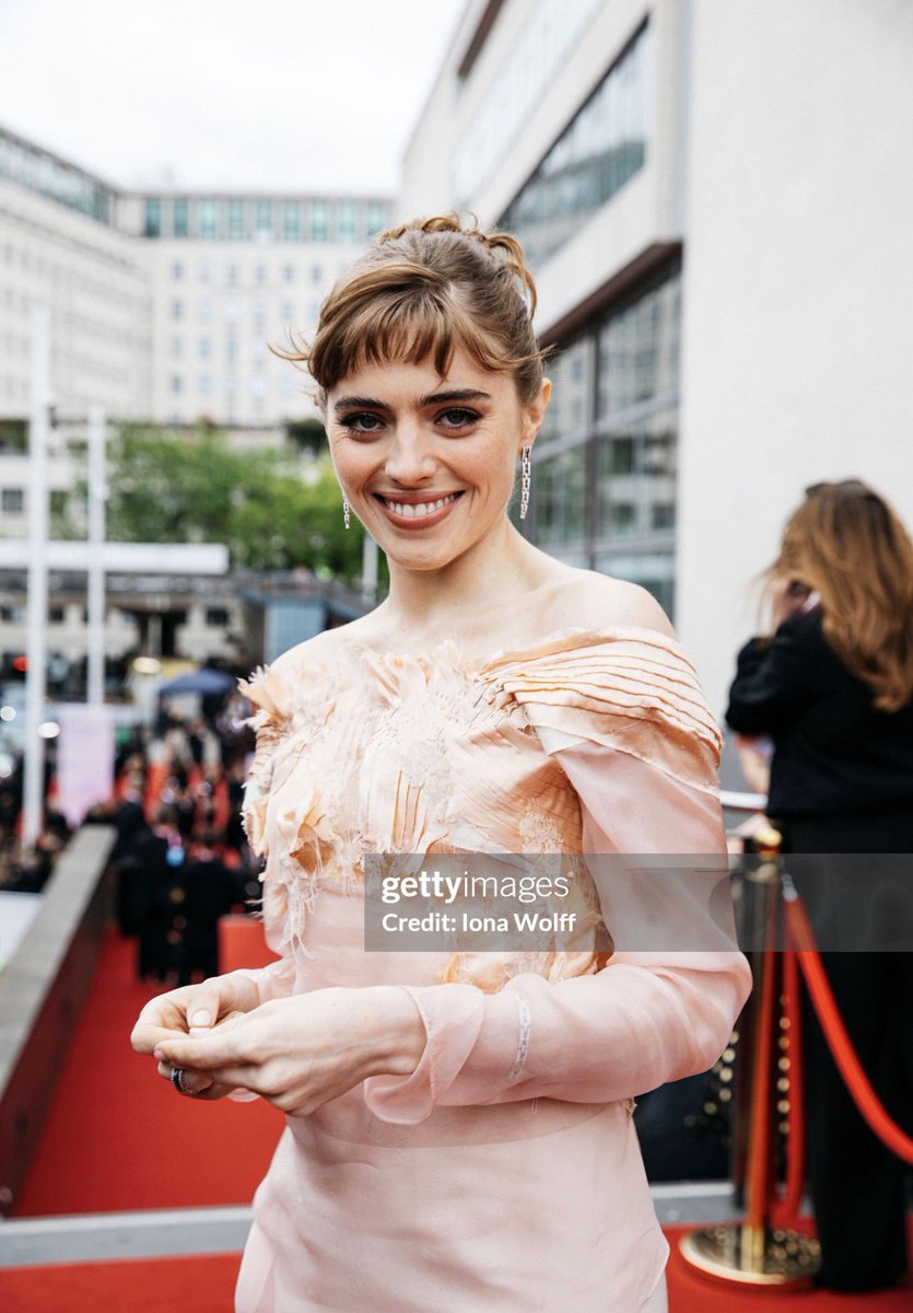 Bella Maclean Source tweet media