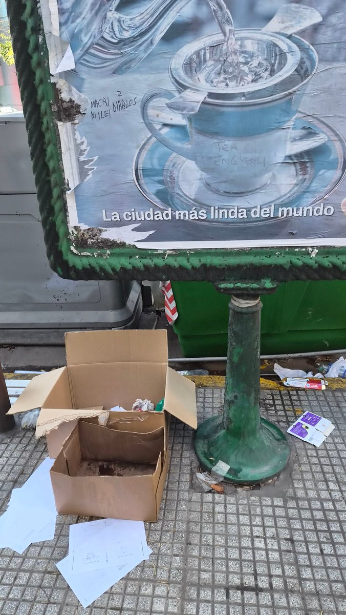 diegoburanello's tweet photo. Caballito un domingo cualquiera https://t.co/IHAxVlmAwy