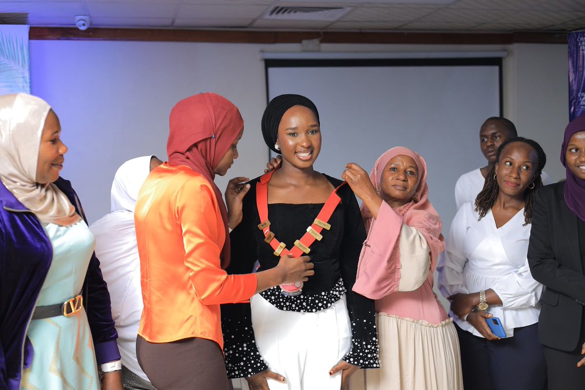 RotaractKibuli's tweet photo. Congratulations 🎊 👏 💐 to our very own Sanyu Kuluthum upon being installed as the new President. 
#creatinglastingimpact 
#KibuliGovernment https://t.co/JwImeI9BEP