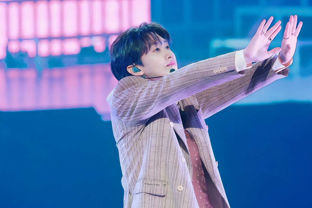 Ssspecial1004's tweet photo. 260510 Kstyle Party
🐰🤎
@AllRiseSilver 

#EUNHYUK
#은혁 
#superjuniordne https://t.co/Vzf5d1t12B
