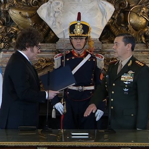 🚨 Crisis en Defensa: fuerte malestar en las Fuerzas Armadas por el colapso de la obra social

El conflicto en el ámbito militar se agrava por el deterioro de la cobertura médica que afecta a efectivos activos y retirados.

Con una deuda que ronda los 200 millones de dólares,