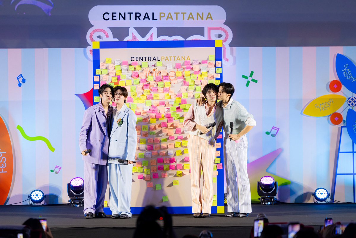รวมโมเมนต์สุดประทับใจไว้ที่ Facebook พี่เซ็นทรัลนะคะ 

ฝากกดติดตามพี่เซ็นทรัลไว้ด้วยน้าาา
Central Pattana 👉 m.facebook.com/story.php?stor…

KNPTFO CENTRAL SUMMERBOY

#ลูกรักพี่เซ็นทรัล
#SummerFestAtCentral
#CentralPattanaXKengNamping #OhAe
#CentralPattanaXTleFirstOne #RainyTF