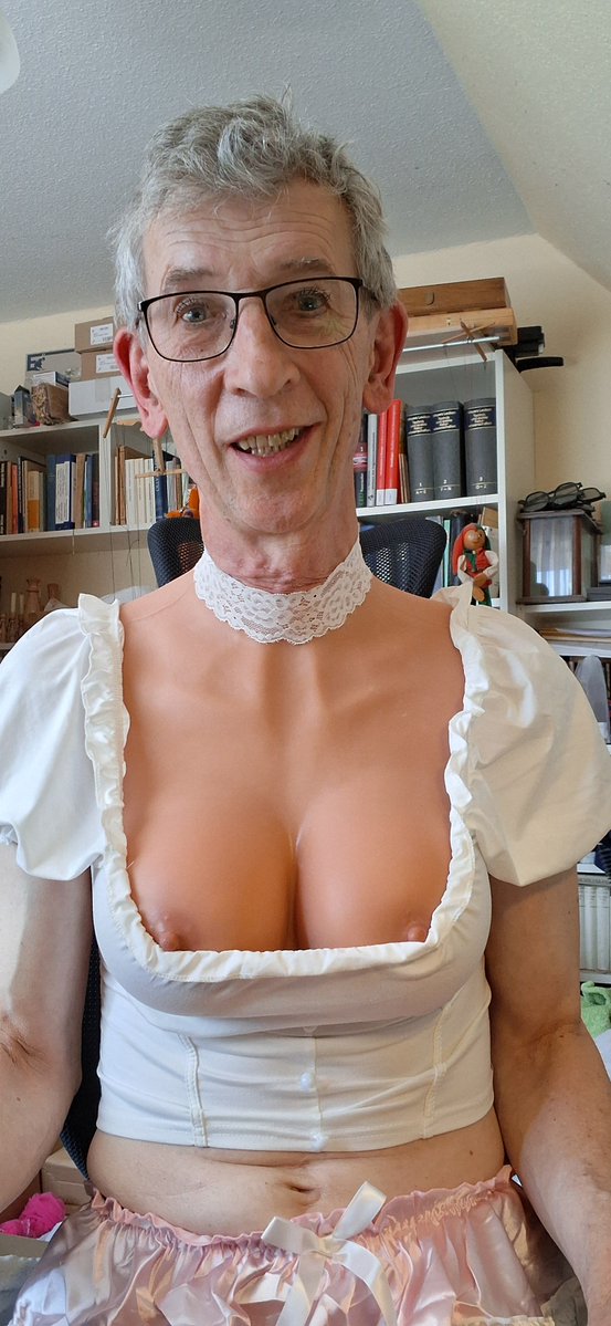 Sissy CCTV Webcam tweet media