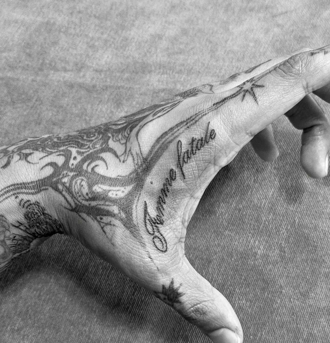 brandonoxox's tweet photo. Amo como mis tatuajes tan feos y horrorosos me hagan tener muchas citas todo el resto del mes! 🩷🩷🩷 https://t.co/aXPFa1UgbF