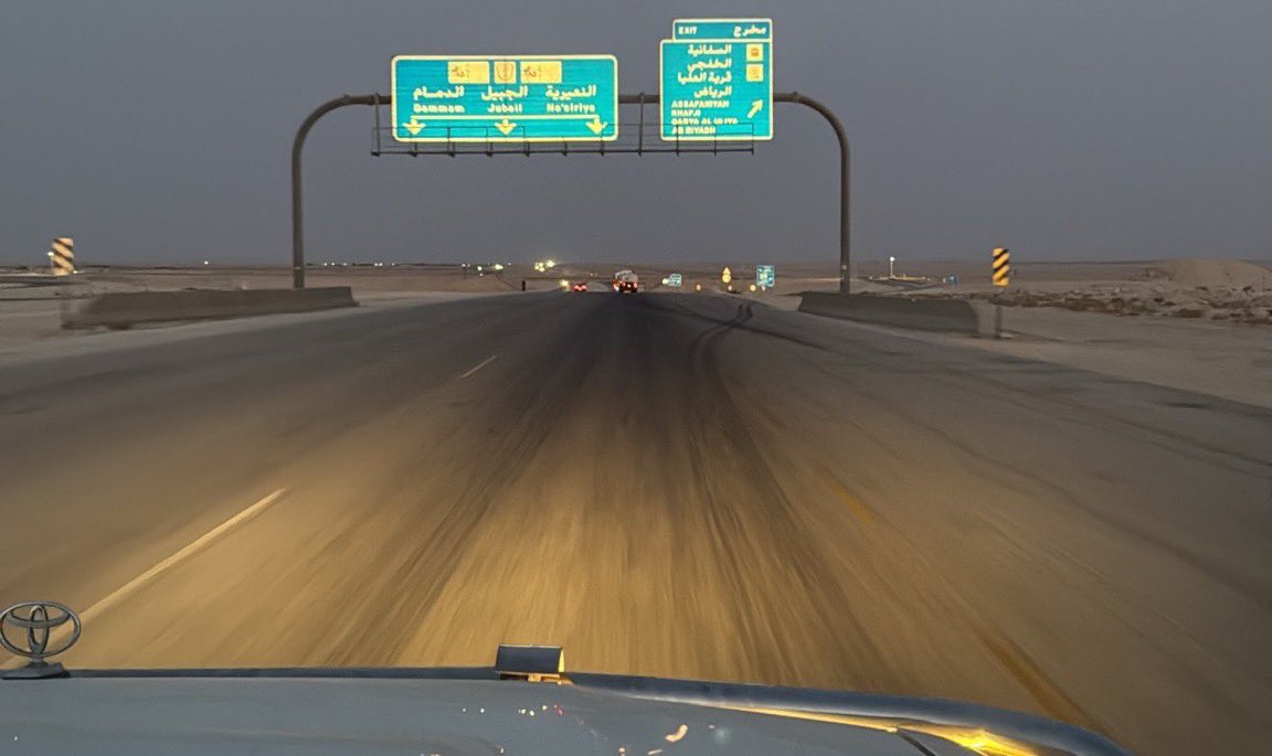 suod_ii's tweet photo. على مابيني وبينك من الأحباط والأفلاس 
أشوفك في محطات السفر ترحالي وحلّي

 - مطلق بن شويه https://t.co/ajxbmRNqOd