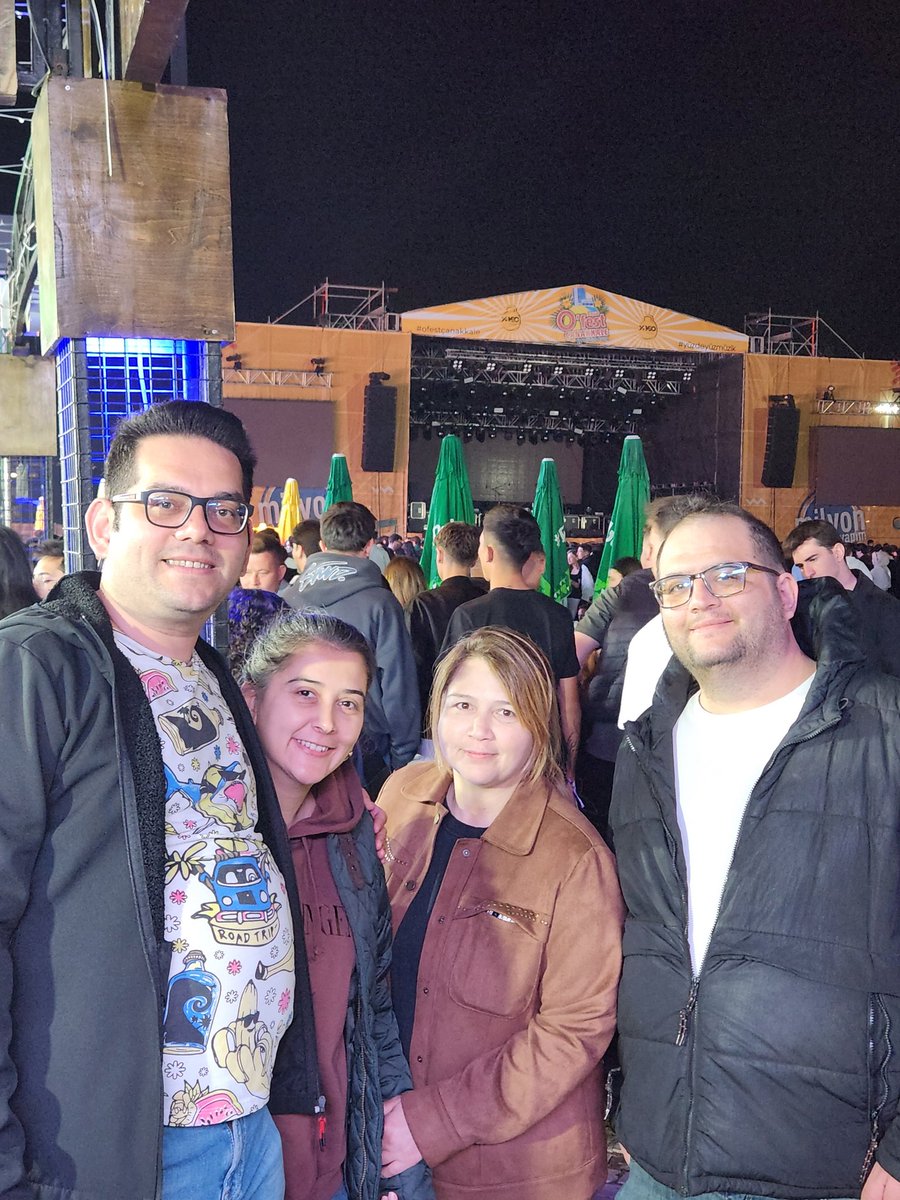 meteaktepe's tweet photo. 🎸✨️ O Fest'çiler 🎛🎶

@ofestturkiye

Müzik her zaman hayatımızda... 

#ofest #ofestçanakkale https://t.co/qf0RCx0EAe