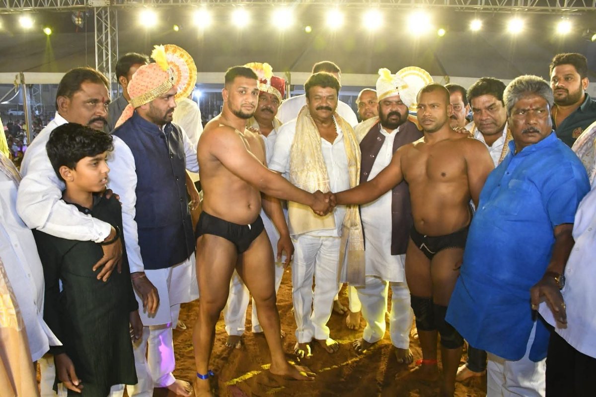 YadavTalasani's tweet photo. Attended the final day of the Telangana Kesari Wrestling Competitions at LB Stadium and inaugurated the wrestling matches. 💪🏆
Encouraging young talent and promoting our traditional sports culture.
#TelanganaKesari #Wrestling #LBStadium #SportsSpirit https://t.co/CZjyLC6p7o