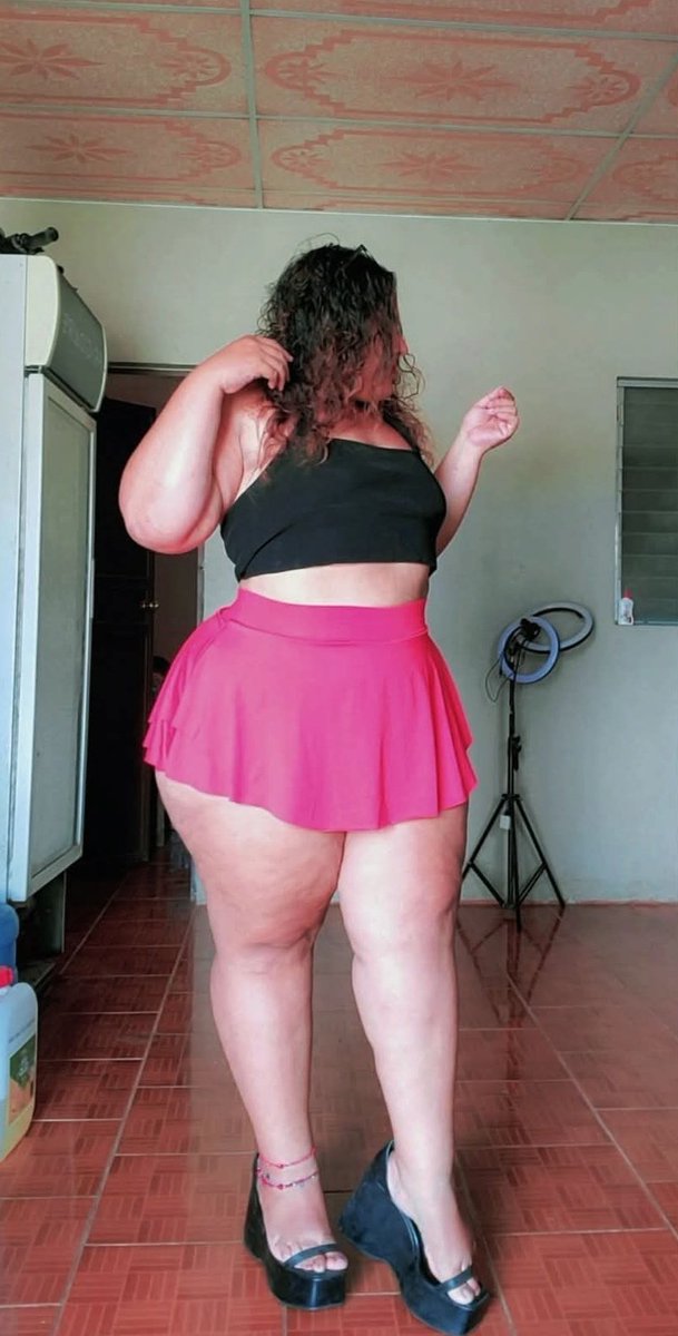 Lunaedith96's tweet photo. Domingo de celebrar a Mamá 😍♥️🌻🌸🌷#curvy #DíaDeLaMadre #bonita #feliz #domingo https://t.co/4r3mK4Smzc