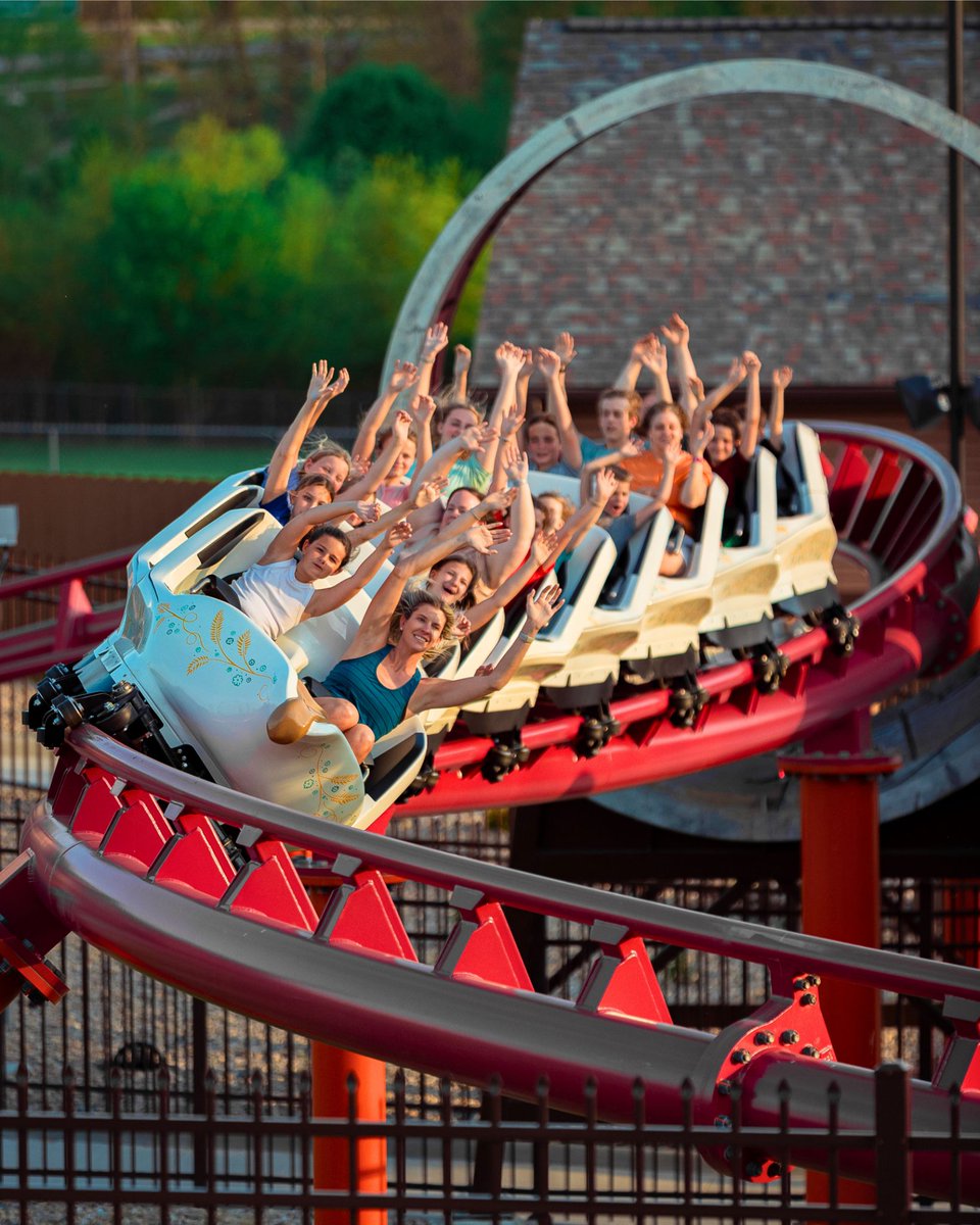 HolidayWorld's tweet photo. Shoutout to the moms who don’t just hold the bags but also throw their hands up in the air 🙌🎢  Happy Mother’s Day to all the coaster-riding and memory-making moms out there!
#HolidayWorld #MothersDay https://t.co/LVA5lBHKQT