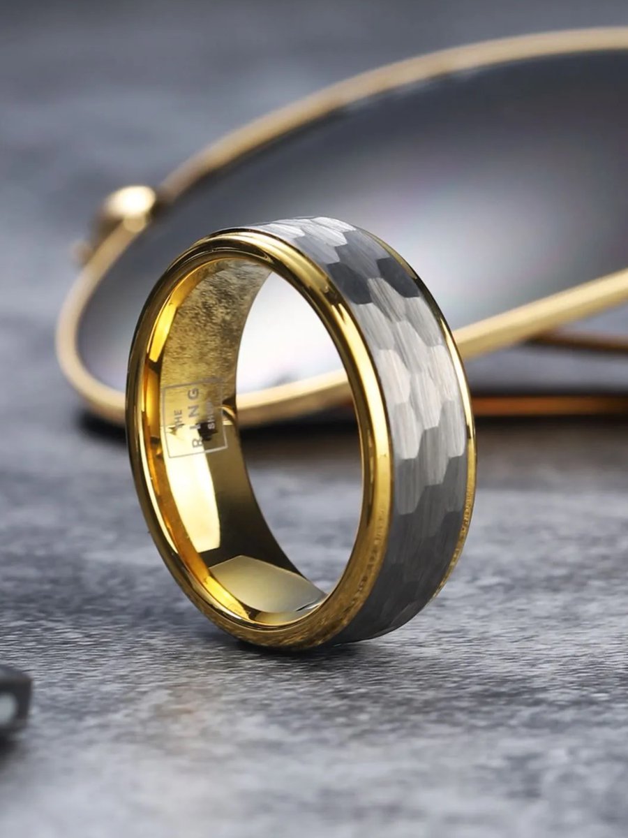 TheRingShop's tweet photo. Knight energy only. 👑
Built to stand out, the Knight ring brings bold style with a timeless edge.

#menjewelry #ring #mensfashion #mensjewellery #mensjewelry #jewelry #fashion #rings #wedding https://t.co/c6Oc9FppsM