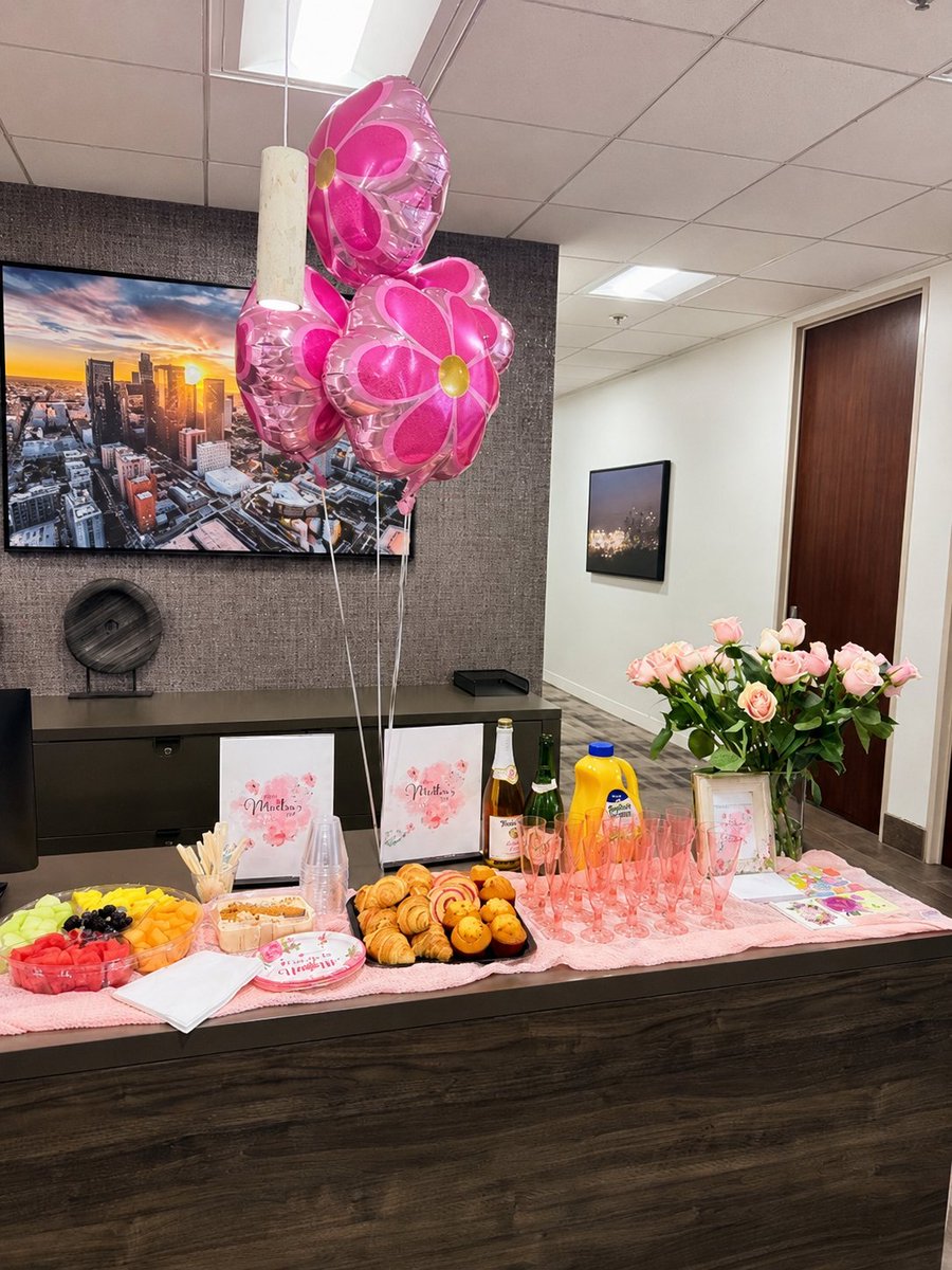 PWSpaces's tweet photo. Work, life, and everything in between.

Today we celebrate the women who balance careers, families, leadership, caregiving, and so much more every day. 

We’re grateful for all that you do. Happy Mother's Day💐

#MothersDay #PremierWorkspaces #WorkLifeBalance #Community #Women https://t.co/3mepfEIA8u