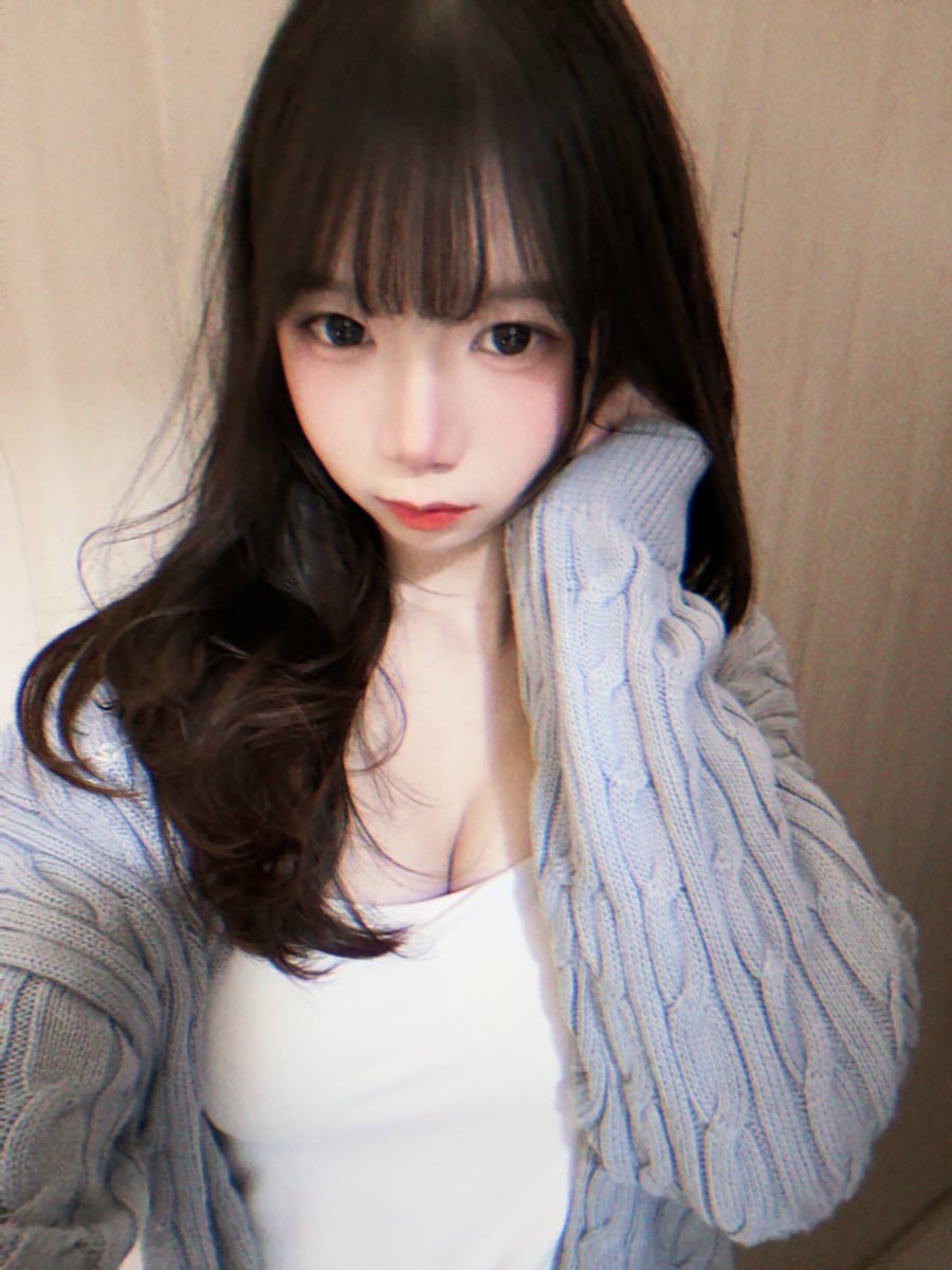 liyuer765's tweet photo. 性慾強的時候你們會跟熟人做愛嗎 https://t.co/H0NJ7dYOLX