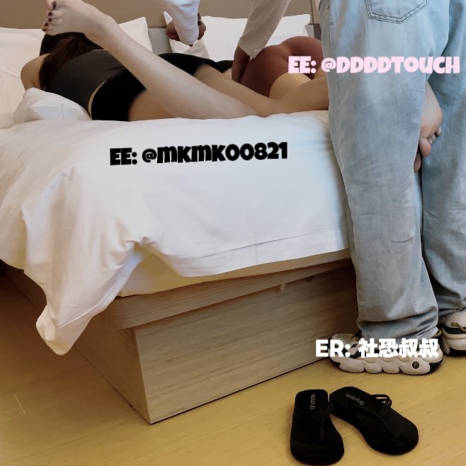 ddddtouch's tweet photo. 第一次知道嘴里能塞两只不同骚脚的脚趾 https://t.co/f7fEsKCMOU